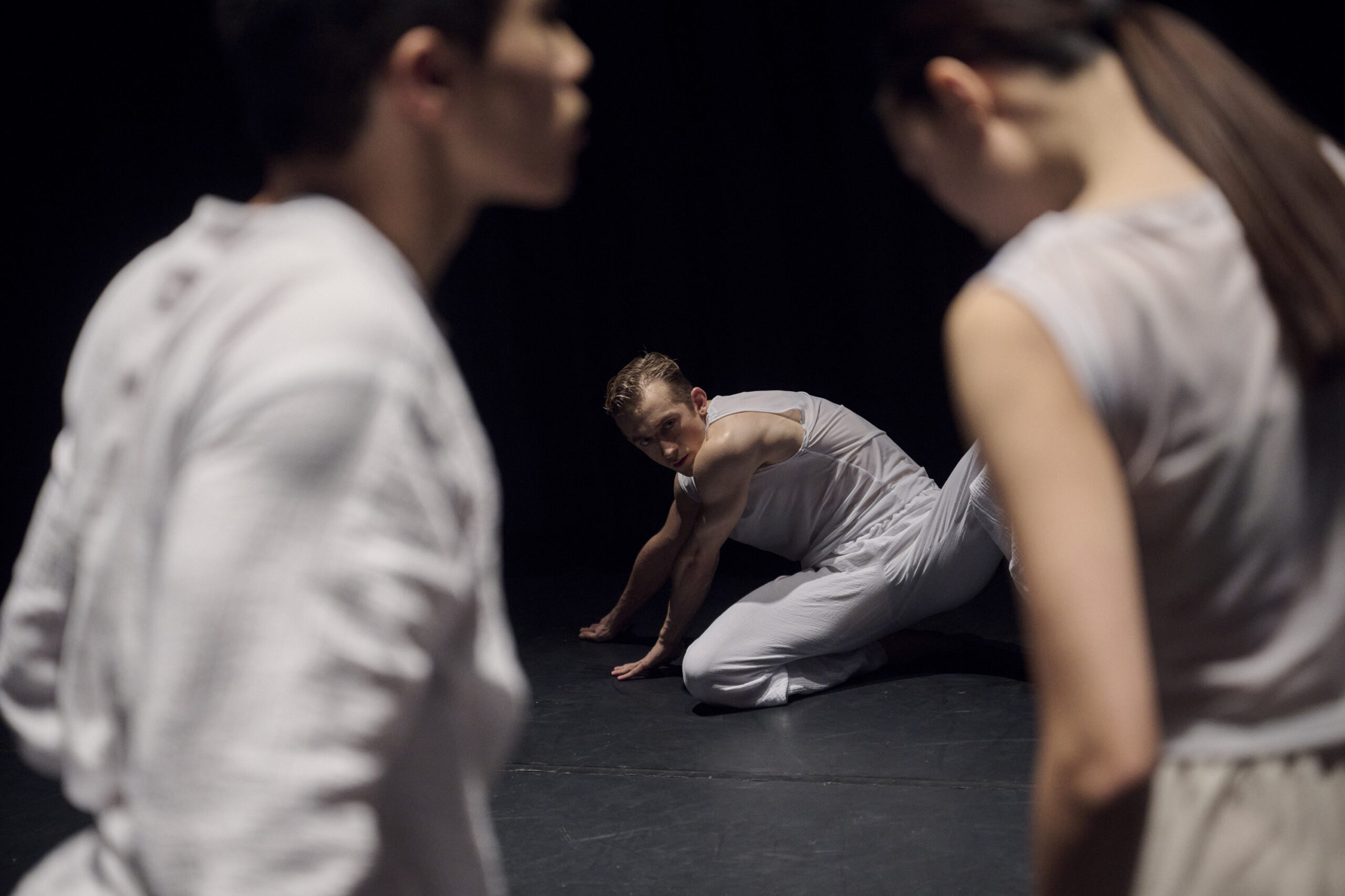 LICHT - 
NEUE TANZSTÜCKE VON HENRY DANIEL, YUEXUAN GUI UND DAMIAN GMÜR