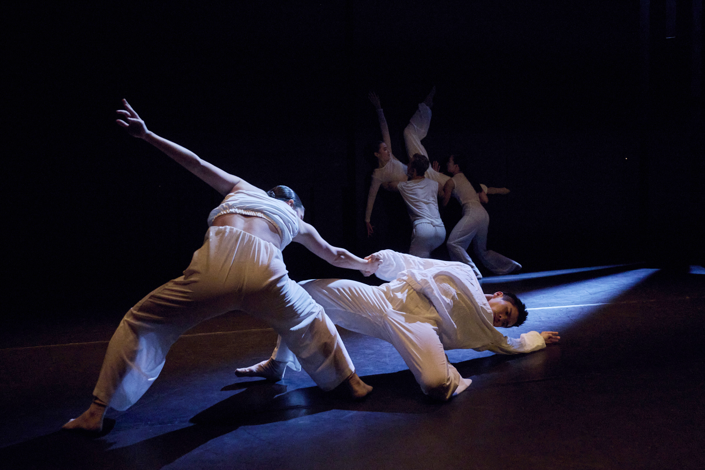 LICHT - 
NEUE TANZSTÜCKE VON HENRY DANIEL, YUEXUAN GUI UND DAMIAN GMÜR