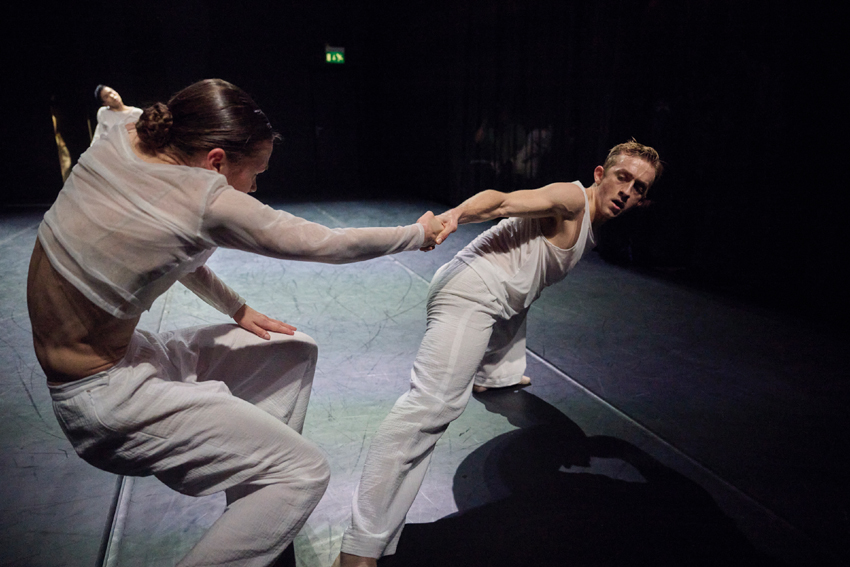 LICHT - NEUE TANZSTÜCKE VON HENRY DANIEL, YUEXUAN GUI UND DAMIAN GMÜR